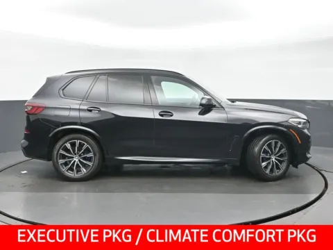 Photos of 2022 BMW X5 xDrive40i for sale in Highland Park, IL at Gravity Autos Chicago