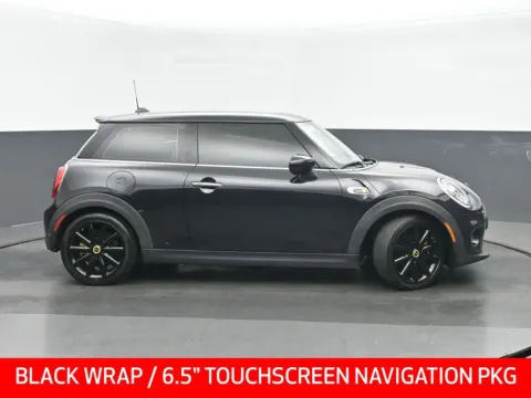 Photos of 2021 MINI Cooper SE Electric Signature Plus for sale in Highland Park, IL at Gravity Autos Chicago