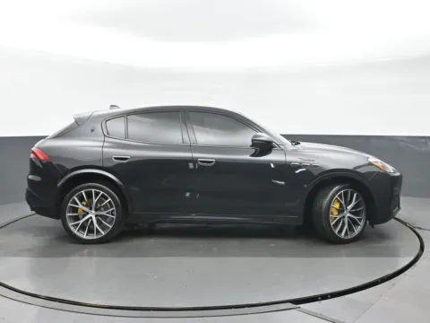 Photos of 2023 Maserati Grecale Modena for sale in Highland Park, IL at Gravity Autos Chicago
