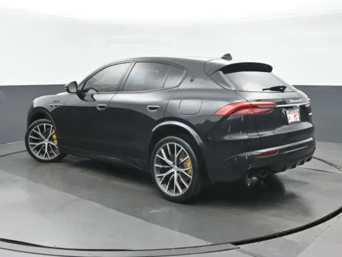 More photos of 2023 Maserati Grecale Modena at Gravity Autos Chicago, IL