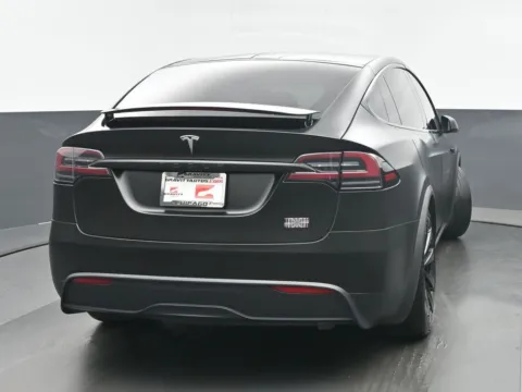 More photos of 2022 Tesla Model X Plaid at Gravity Autos Chicago, IL