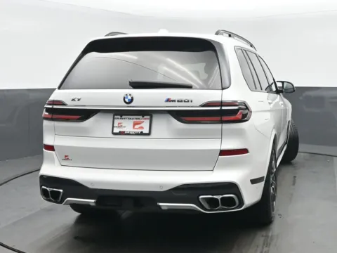 More photos of 2023 BMW X7 M60i at Gravity Autos Chicago, IL