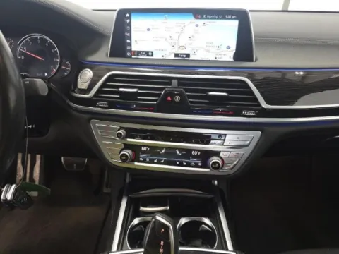 Another view of 2019 BMW 7 Series 750i xDrive for sale in Highland Park, IL at Gravity Autos Chicago