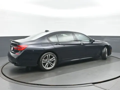 Another view of 2019 BMW 7 Series 750i xDrive for sale in Highland Park, IL at Gravity Autos Chicago