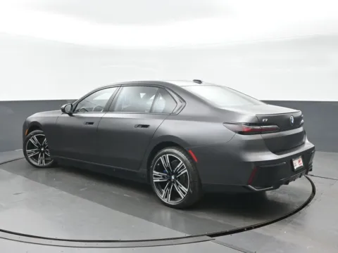 More photos of 2023 BMW i7 xDrive60 at Gravity Autos Chicago, IL