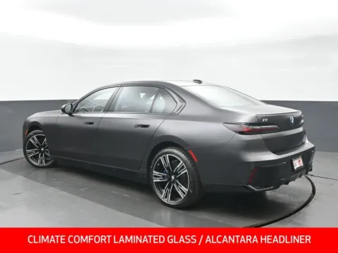 More photos of 2023 BMW i7 xDrive60 at Gravity Autos Chicago, IL