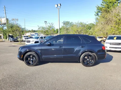 Photos of 2019 Bentley Bentayga V8 for sale in Highland Park, IL at Gravity Autos Chicago
