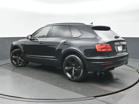More photos of 2019 Bentley Bentayga V8 at Gravity Autos Chicago, IL