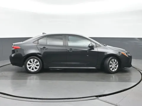 Photos of 2022 Toyota Corolla LE for sale in Highland Park, IL at Gravity Autos Chicago