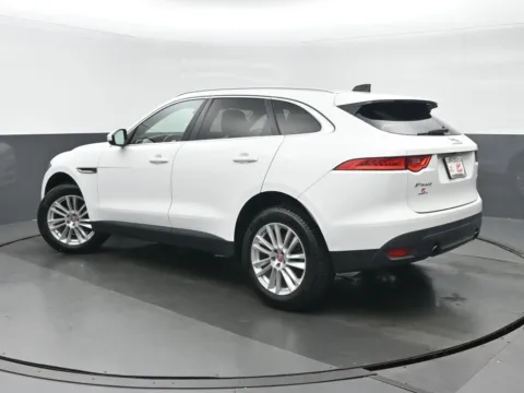 More photos of 2020 Jaguar F-PACE 25t Prestige at Gravity Autos Chicago, IL
