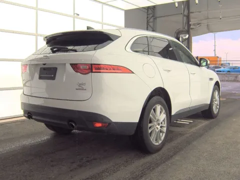 Photos of 2020 Jaguar F-PACE 25t Prestige for sale in Highland Park, IL at Gravity Autos Chicago