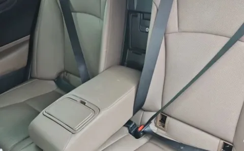 More photos of 2022 Lexus ES 300h at Gravity Autos Chicago, IL
