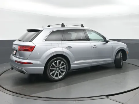 Another view of 2019 Audi Q7 45 Premium Plus for sale in Highland Park, IL at Gravity Autos Chicago