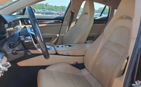 More photos of 2018 Porsche Panamera 4 at Gravity Autos Chicago, IL