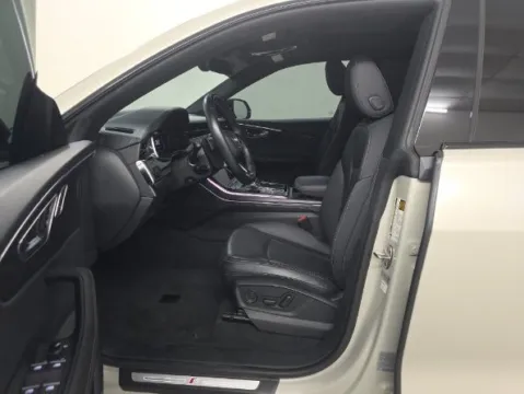 More photos of 2023 Audi Q8 55 Premium Plus at Gravity Autos Chicago, IL
