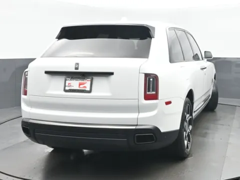 More photos of 2021 Rolls-Royce Cullinan at Gravity Autos Chicago, IL