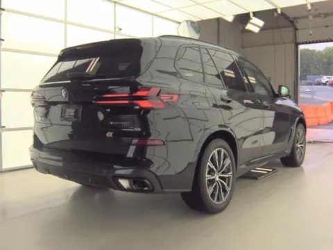 Photos of 2024 BMW X5 xDrive40i for sale in Highland Park, IL at Gravity Autos Chicago