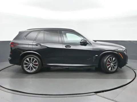 Photos of 2024 BMW X5 xDrive40i for sale in Highland Park, IL at Gravity Autos Chicago