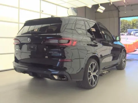 Photos of 2023 BMW X5 xDrive40i for sale in Highland Park, IL at Gravity Autos Chicago