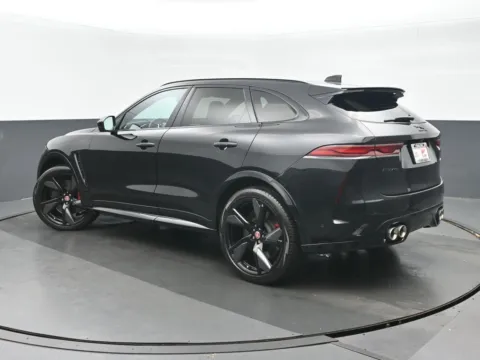 More photos of 2022 Jaguar F-PACE SVR at Gravity Autos Chicago, IL