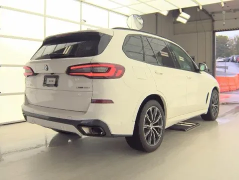 Photos of 2023 BMW X5 xDrive40i for sale in Highland Park, IL at Gravity Autos Chicago