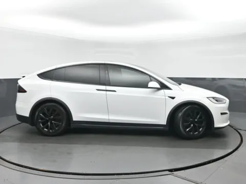 Photos of 2023 Tesla Model X Standard Range for sale in Highland Park, IL at Gravity Autos Chicago