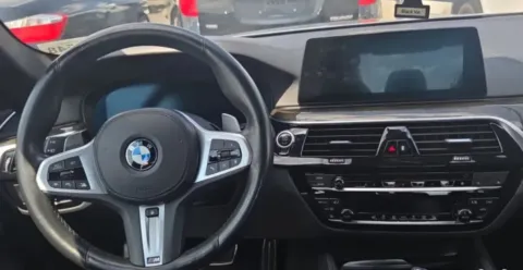 Photos of 2020 BMW 5 Series M550i xDrive for sale in Highland Park, IL at Gravity Autos Chicago