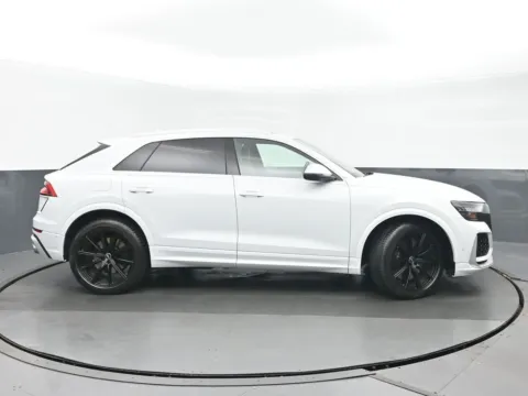 Photos of 2021 Audi RS Q8 4.0T for sale in Highland Park, IL at Gravity Autos Chicago
