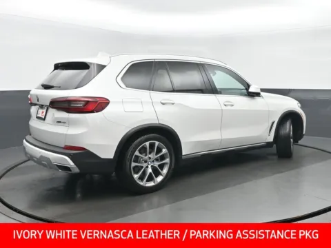 Another view of 2019 BMW X5 xDrive40i for sale in Highland Park, IL at Gravity Autos Chicago