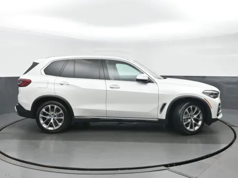 Photos of 2019 BMW X5 xDrive40i for sale in Highland Park, IL at Gravity Autos Chicago