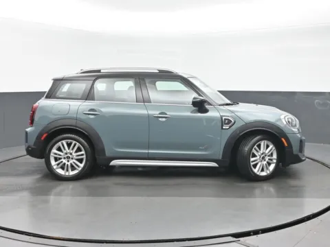 Photos of 2023 MINI Cooper S Countryman Signature for sale in Highland Park, IL at Gravity Autos Chicago
