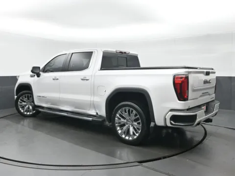 More photos of 2023 GMC Sierra 1500 Denali at Gravity Autos Chicago, IL