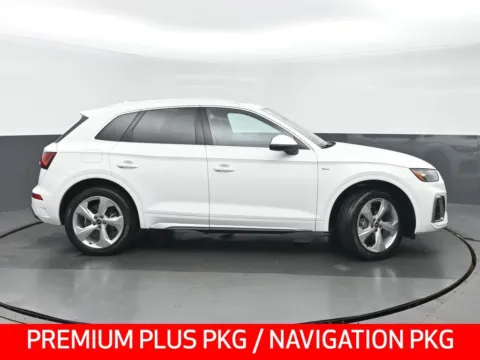 Photos of 2023 Audi Q5 45 S line Premium Plus for sale in Highland Park, IL at Gravity Autos Chicago