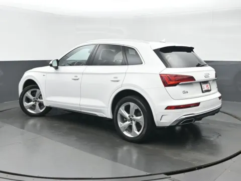 More photos of 2023 Audi Q5 45 S line Premium Plus at Gravity Autos Chicago, IL