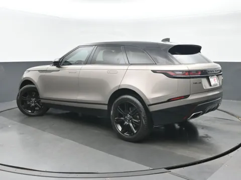 More photos of 2023 Land Rover Range Rover Velar R-Dynamic S MHEV at Gravity Autos Chicago, IL