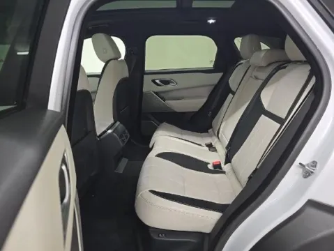 More photos of 2021 Land Rover Range Rover Velar P250 R-Dynamic S at Gravity Autos Chicago, IL