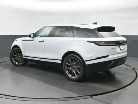 More photos of 2021 Land Rover Range Rover Velar P250 R-Dynamic S at Gravity Autos Chicago, IL