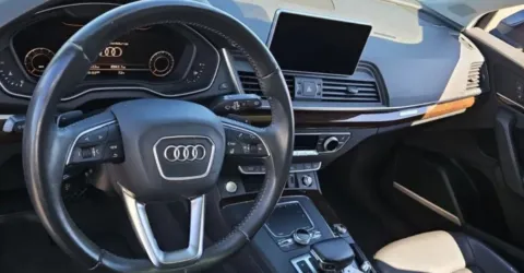 Another view of 2019 Audi Q5 2.0T Premium Plus for sale in Highland Park, IL at Gravity Autos Chicago