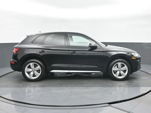 Photos of 2018 Audi Q5 2.0T Premium for sale in Highland Park, IL at Gravity Autos Chicago