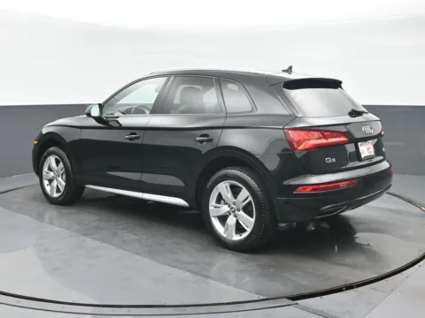 More photos of 2018 Audi Q5 2.0T Premium at Gravity Autos Chicago, IL