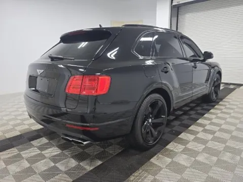 Photos of 2019 Bentley Bentayga V8 for sale in Highland Park, IL at Gravity Autos Chicago