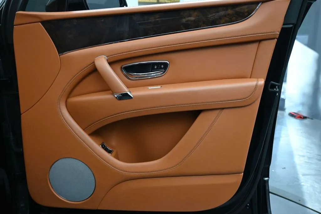2019 Bentley Bentayga Base - Photo 26