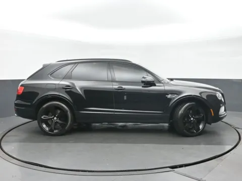 Photos of 2019 Bentley Bentayga V8 for sale in Highland Park, IL at Gravity Autos Chicago