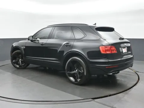More photos of 2019 Bentley Bentayga V8 at Gravity Autos Chicago, IL