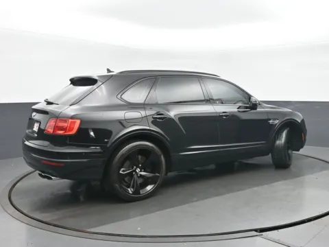 Another view of 2019 Bentley Bentayga V8 for sale in Highland Park, IL at Gravity Autos Chicago