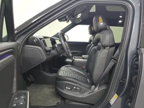 More photos of 2024 Rivian R1T Adventure at Gravity Autos Chicago, IL