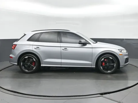 Photos of 2020 Audi SQ5 3.0T Premium Plus for sale in Highland Park, IL at Gravity Autos Chicago