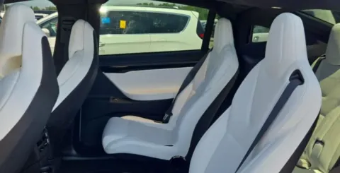 More photos of 2018 Tesla Model X 100D at Gravity Autos Chicago, IL