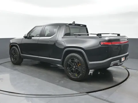 More photos of 2022 Rivian R1T Adventure at Gravity Autos Chicago, IL