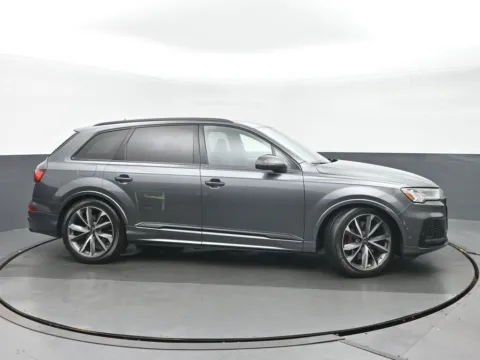 Photos of 2023 Audi SQ7 Prestige for sale in Highland Park, IL at Gravity Autos Chicago
